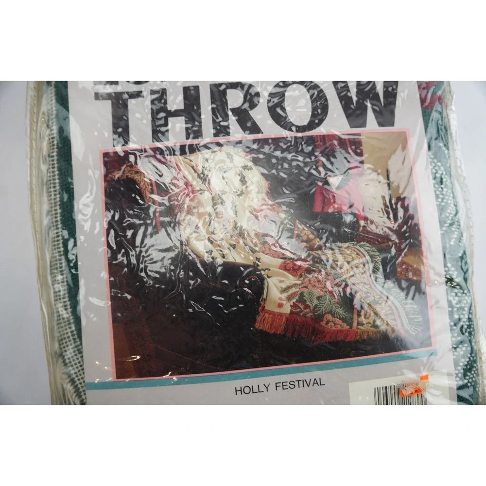 Crown Crafts Throw Blanket Unisex 48x60 Green Holly Festival Cotton Tapestry NEW